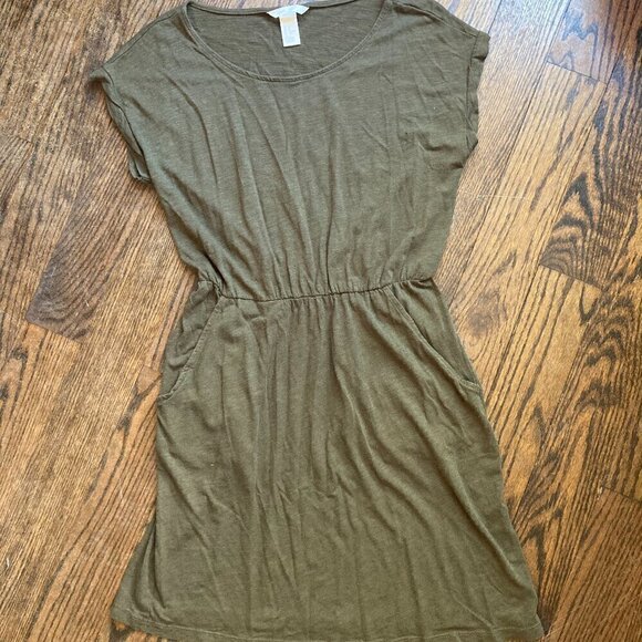 H&M Dresses & Skirts - H&M BASIC SUMMER GREEN DRESS SIZE XS